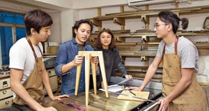 設計師製木家具　玩味設計攻中產客